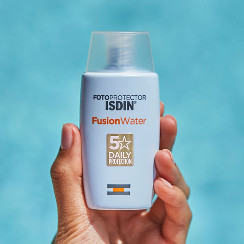 ضد آفتاب ایزدین فیوژن واتر مجیک بدون رنگ SPF50